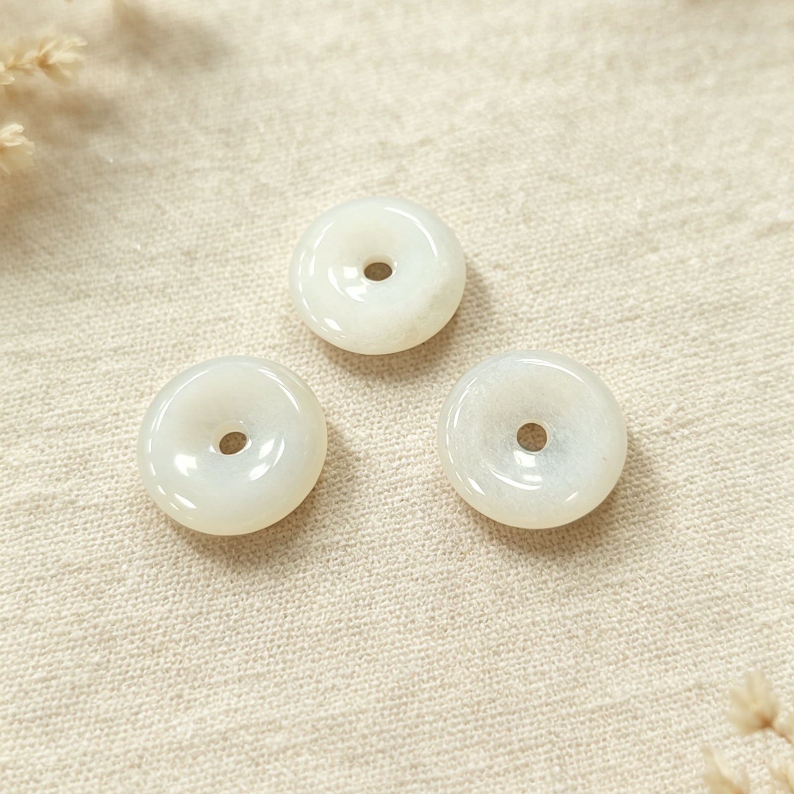 White Jade 20mm