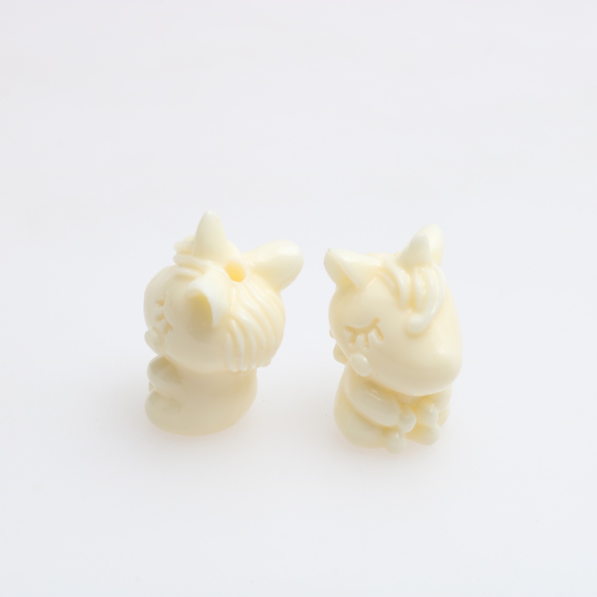 2:Milky white