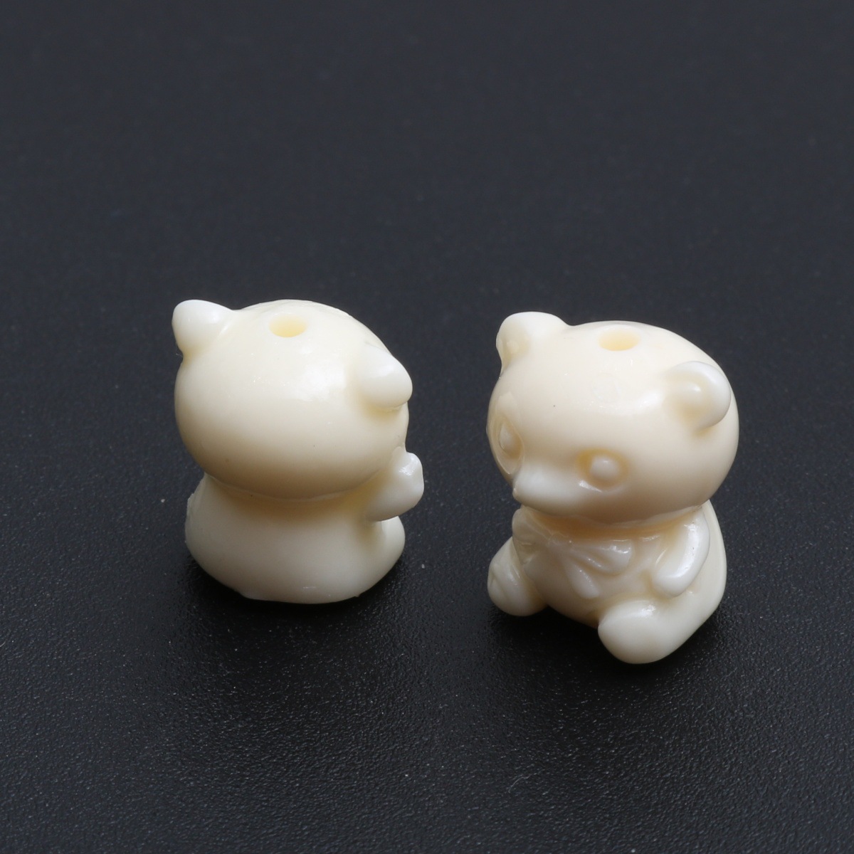 7:Cream White