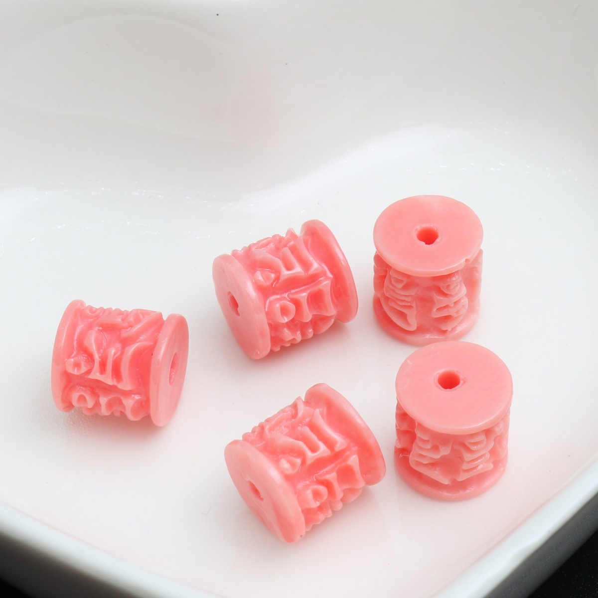 4:Watermelon red carved cylinder 9mm