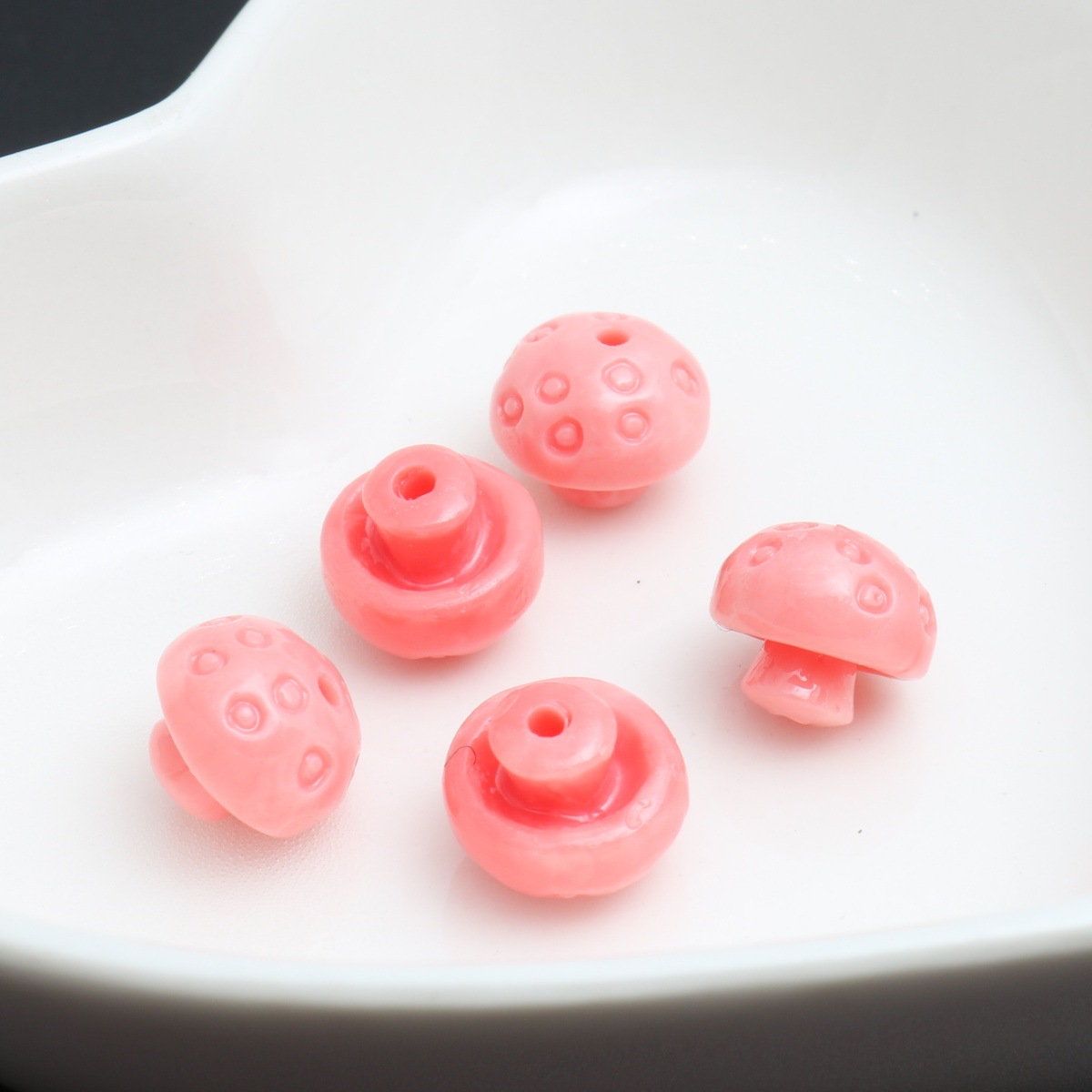 4:Watermelon red small mushroom 8.2*10mm