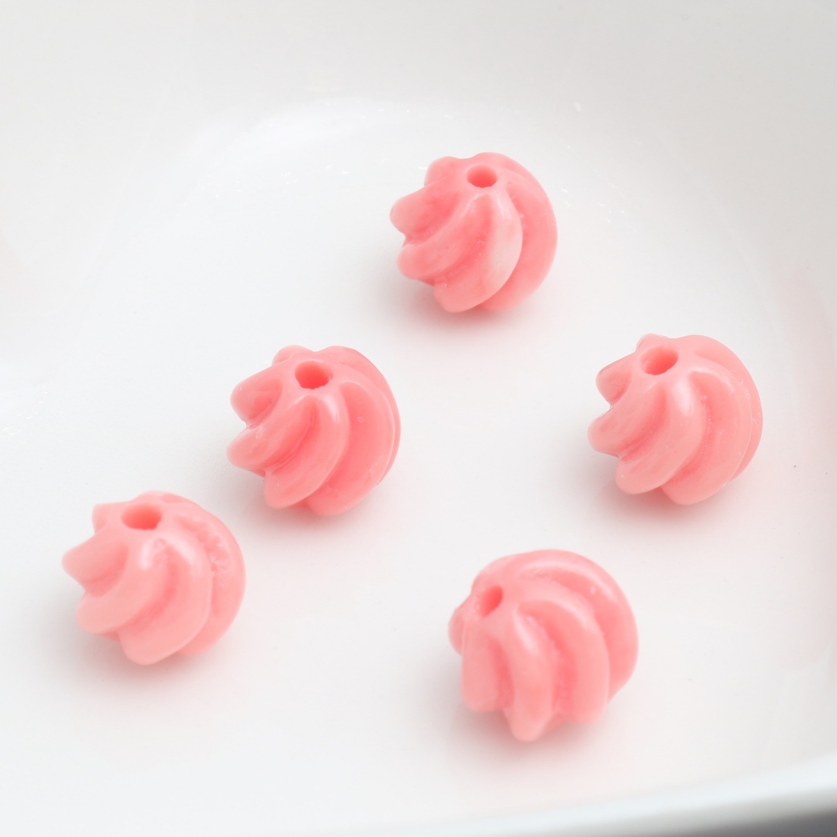 4:Watermelon red twisted beads 8mm