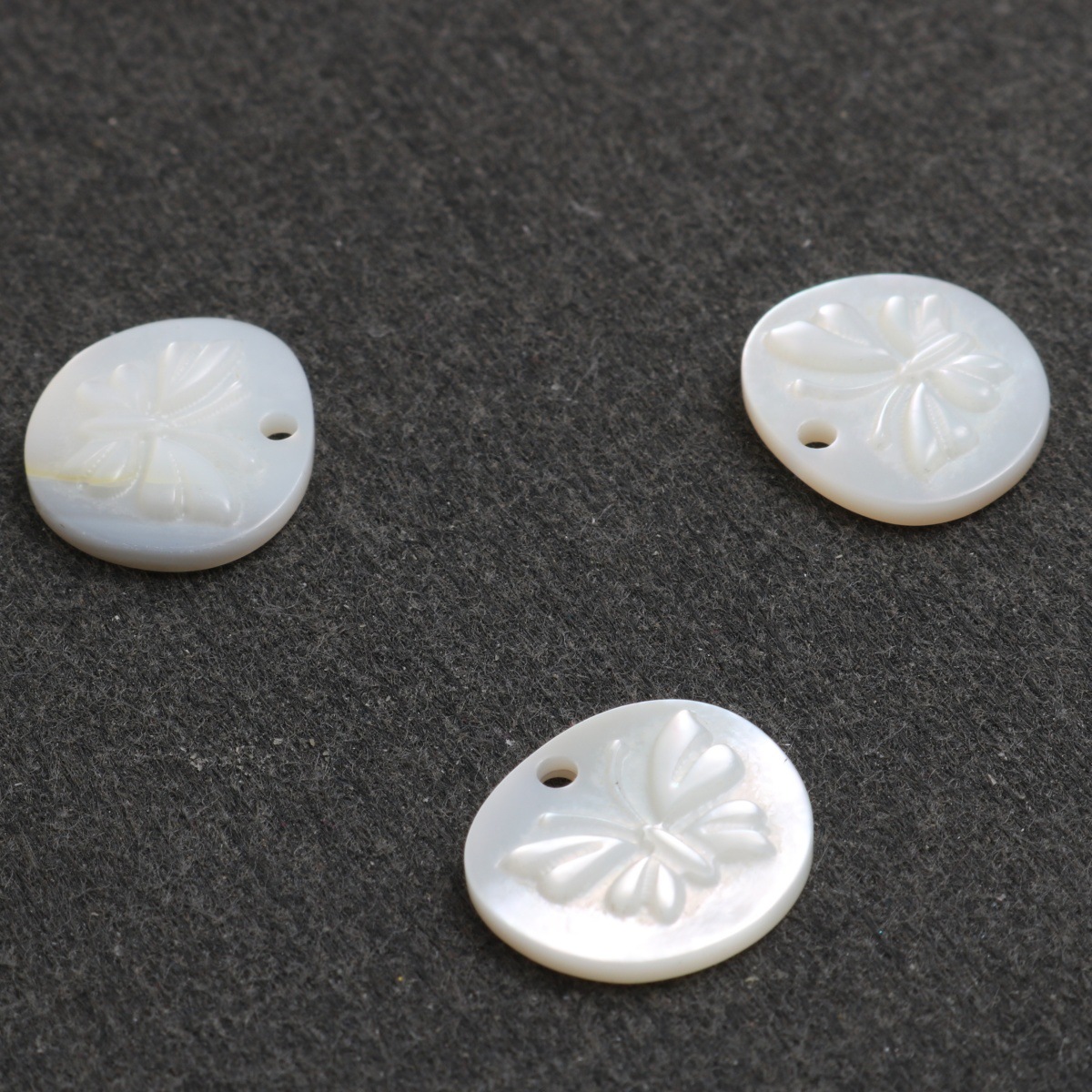 2:White butterfly 14*12mm
