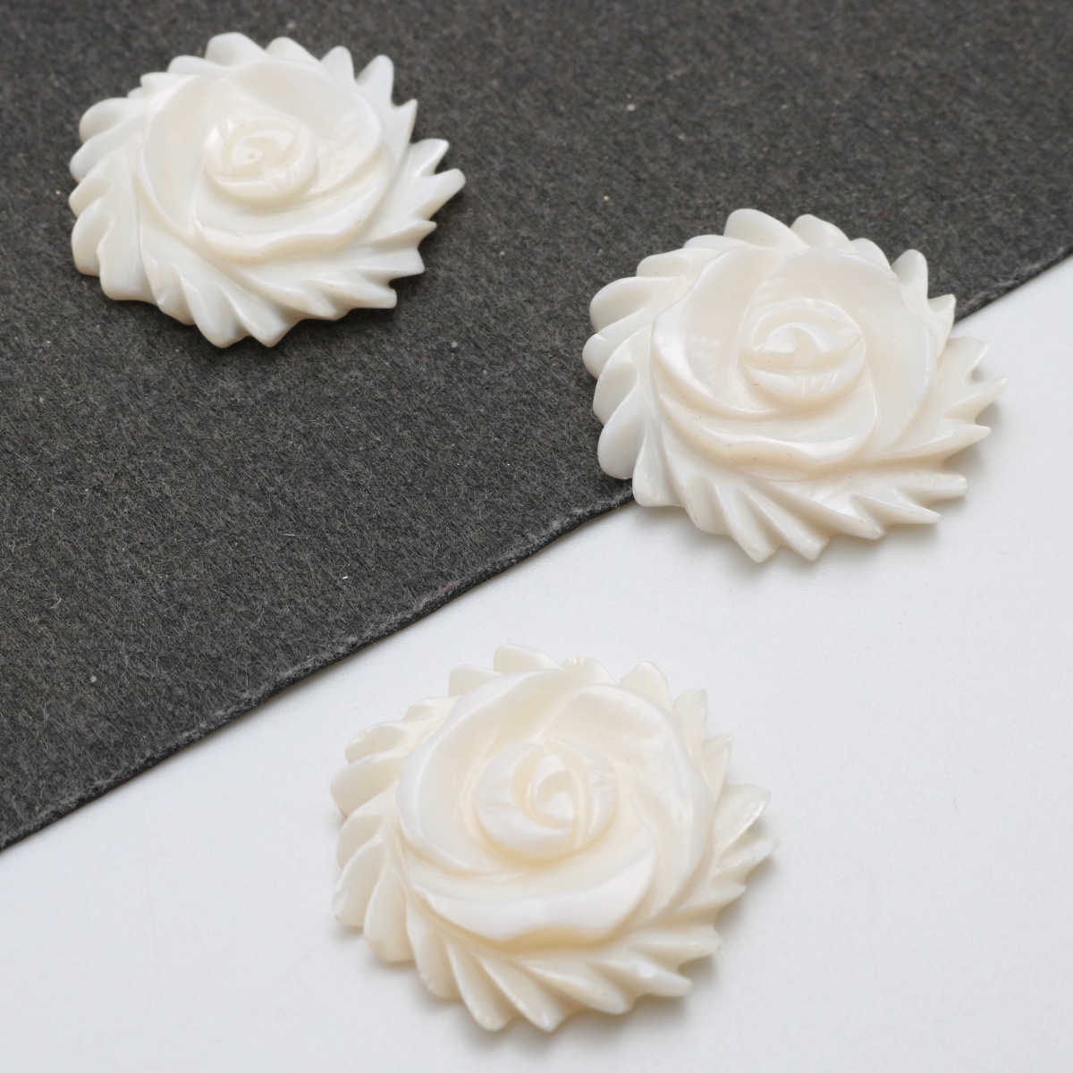 1:White 23.3*4.3mm