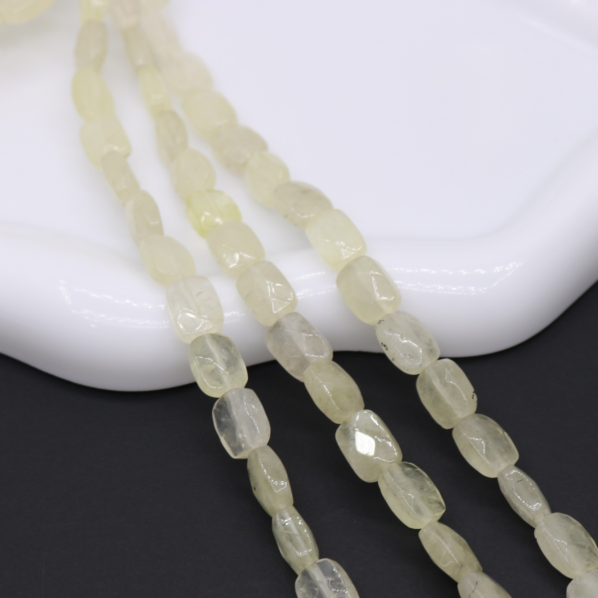 Prehnite 8*11mm/16pcs