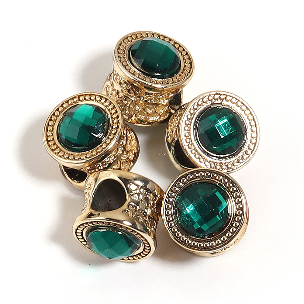 3:Green double-sided diamond setting