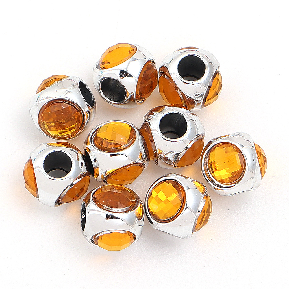14:Orange three-sided diamond setting