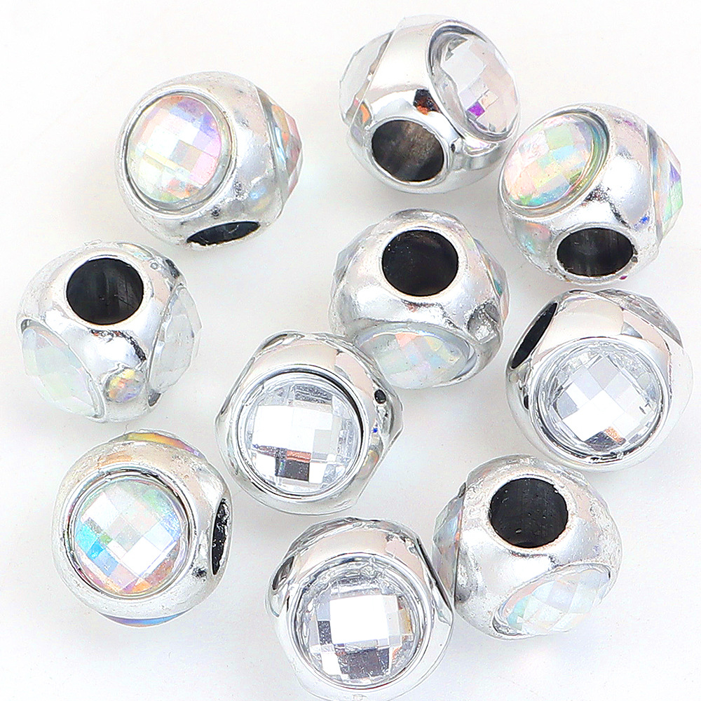 22:Transparent color with diamonds on three sides
