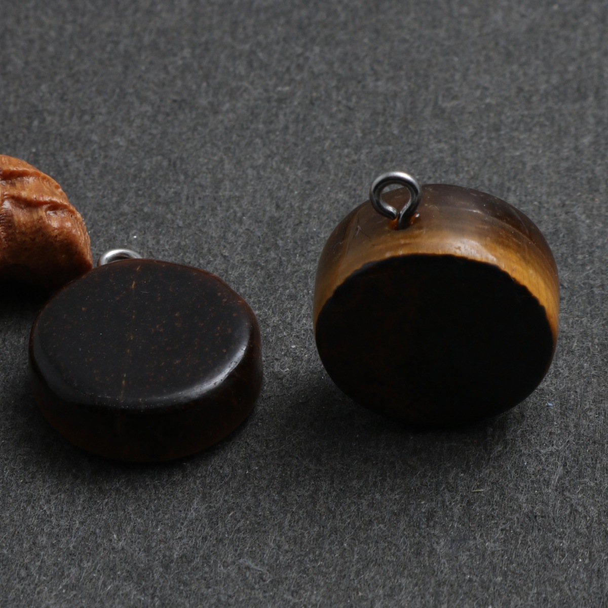 1:Tiger eye stone