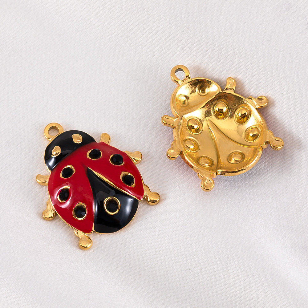 12:Ladybug-22.4x19.6mm