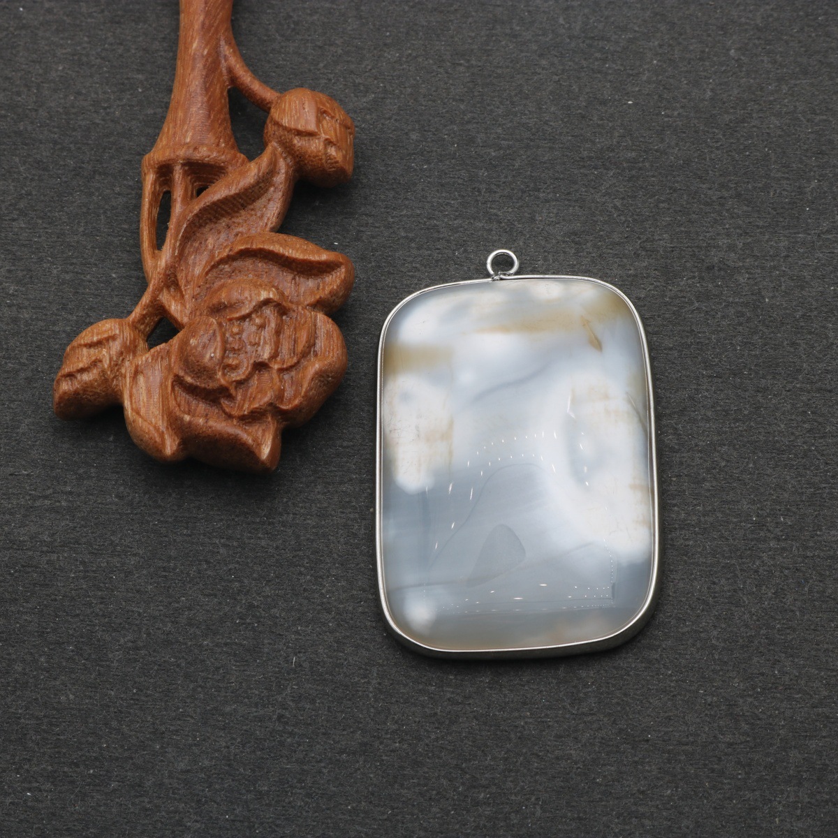 1:Silver white rectangle 49*33.4mm
