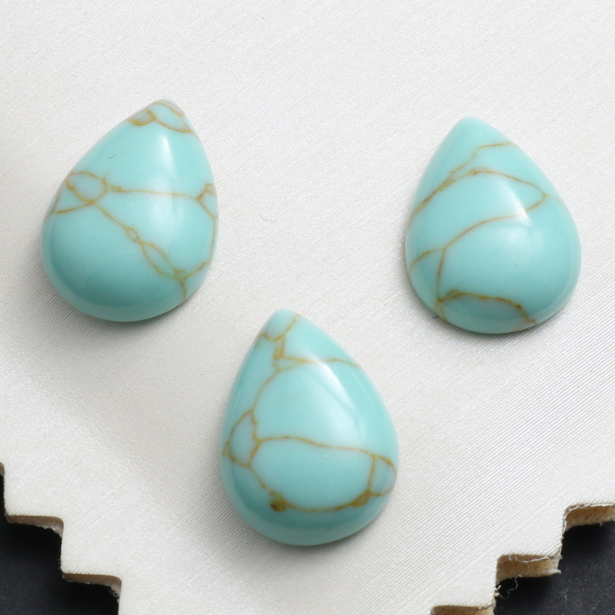 4:Light blue (light texture)