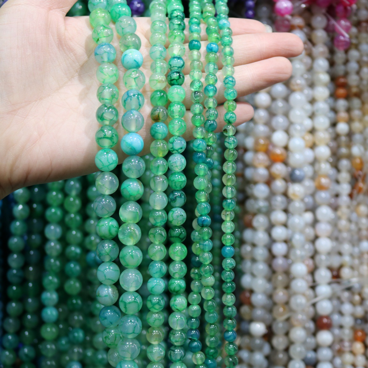 Emerald green 6mm (61 Pc/Strand)