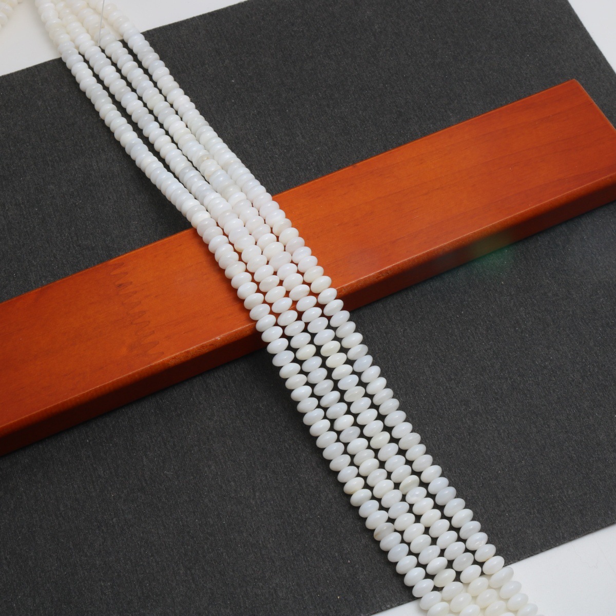 cream white 3.5x5mm (about  105 Pc/Strand)