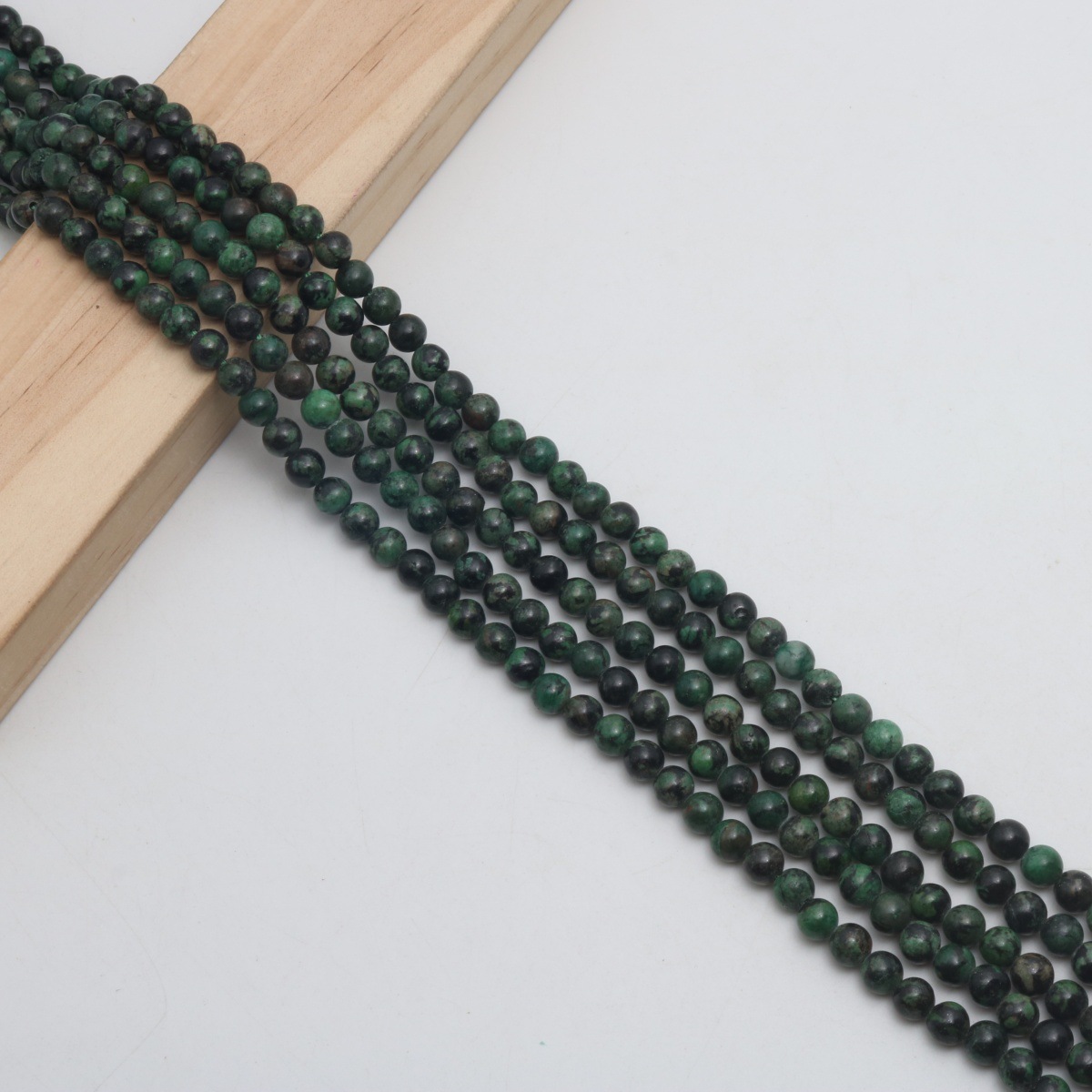 Black green 6mm (about 62 Pc/Strand)