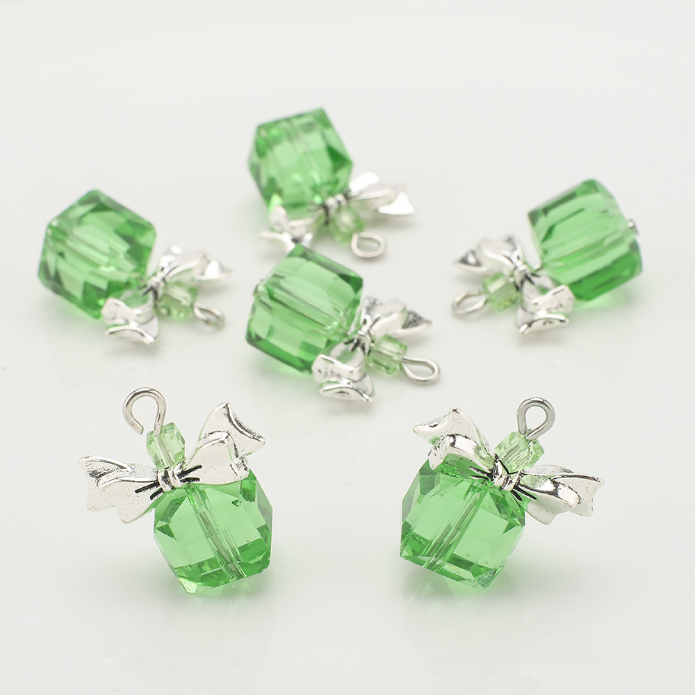 Silver bow light green 10mm