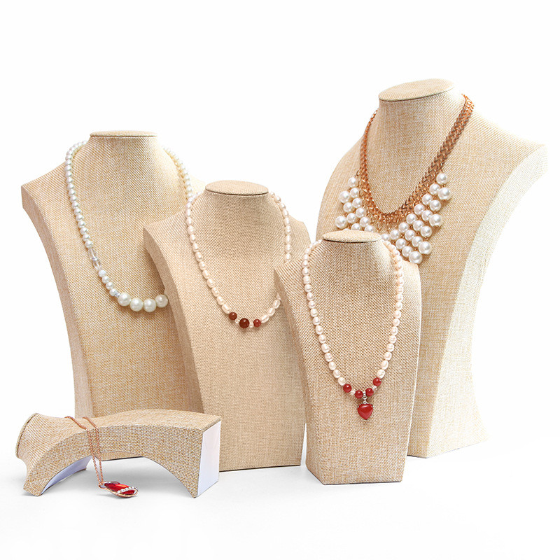 présentoir de collier en chanvre 